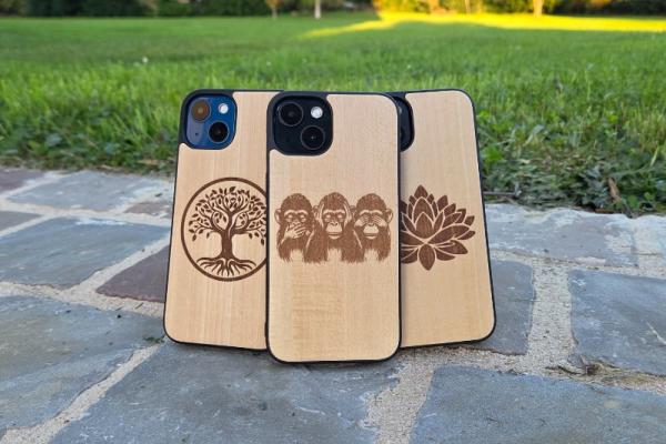 Coque en bois UNIK : Collection Gravure et Personnalisable