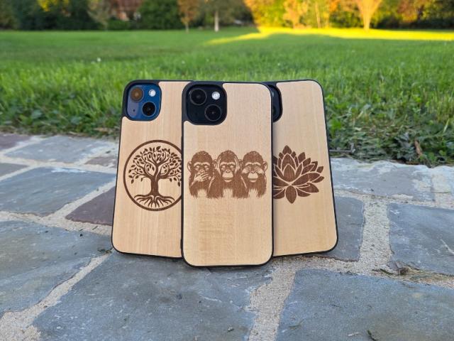 Coque en bois UNIK : Collection Gravure et Personnalisable